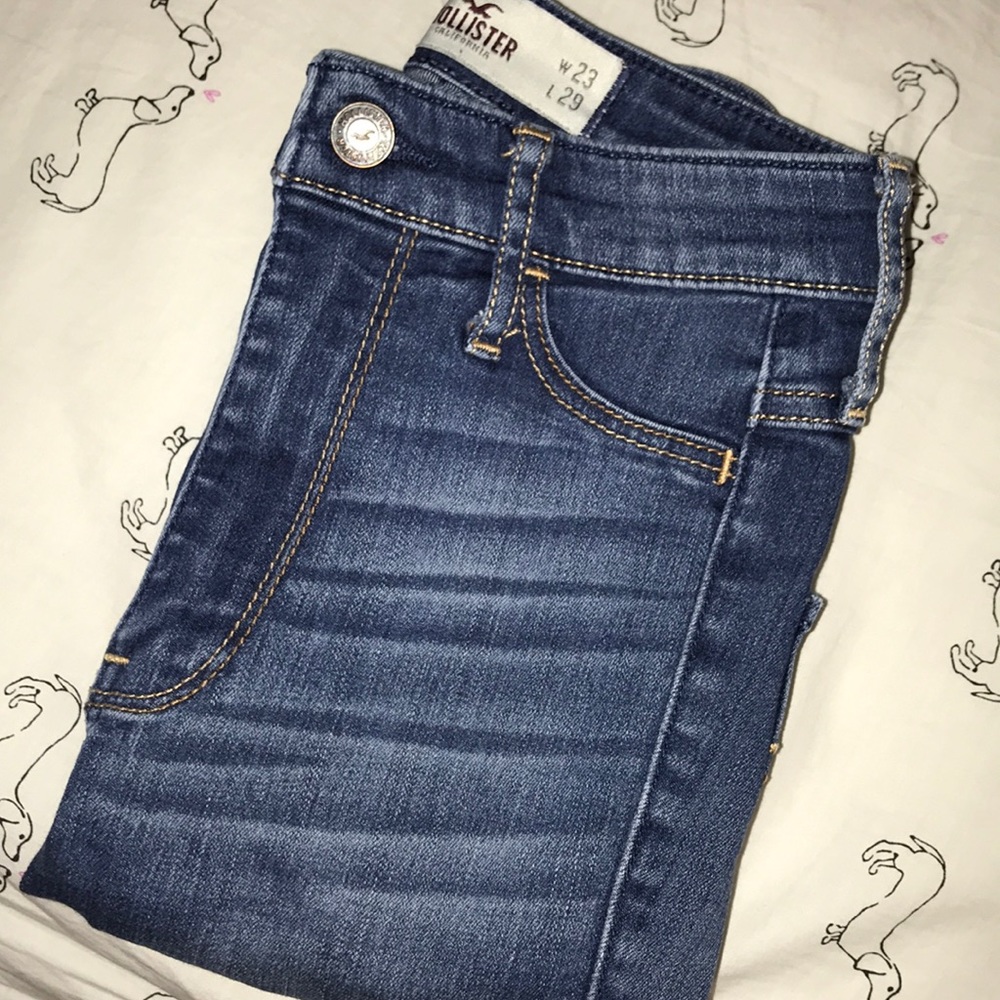 **LIKE NEW** Super High Waisted Skinny jeans